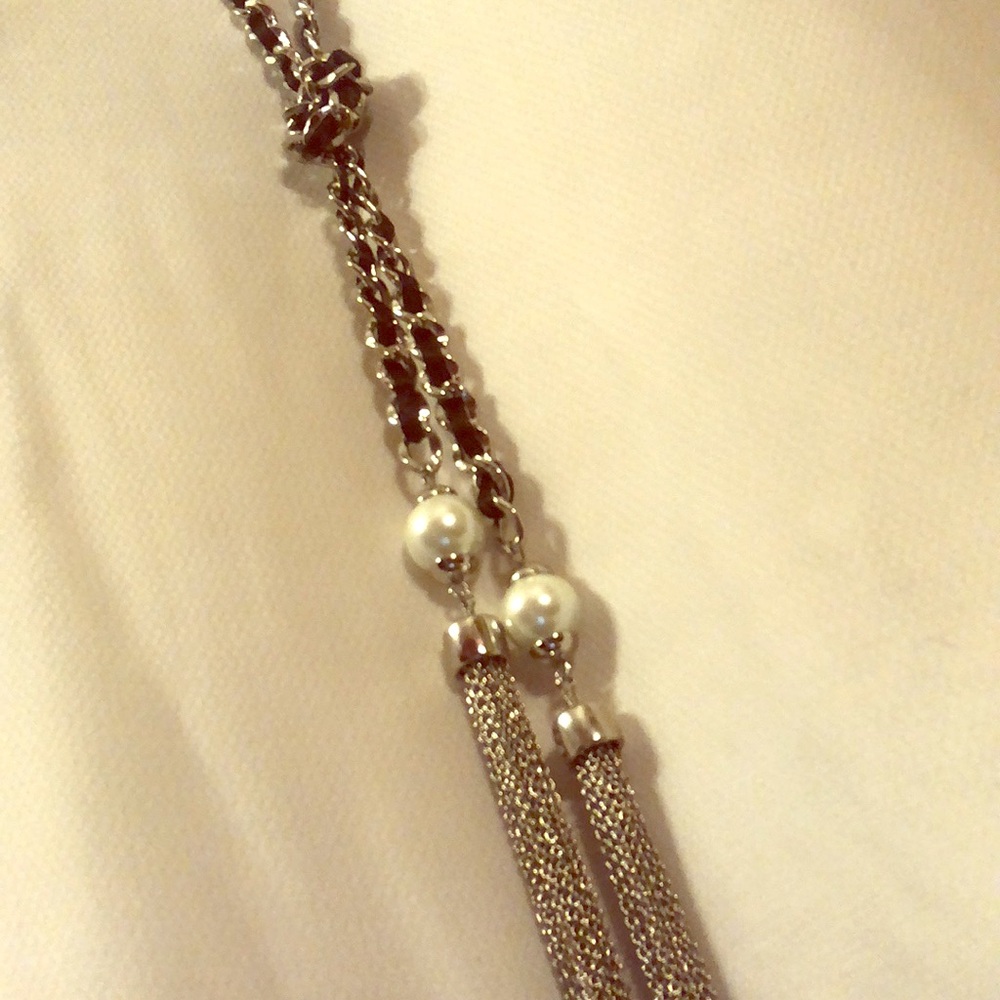 White House black market necklace